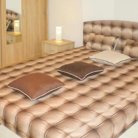 Nice In Balatonenred W/ 2 Bedrooms