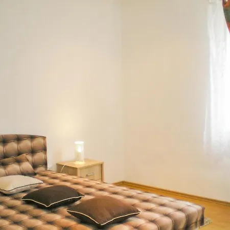 Nice In Balatonenred W/ 2 Bedrooms