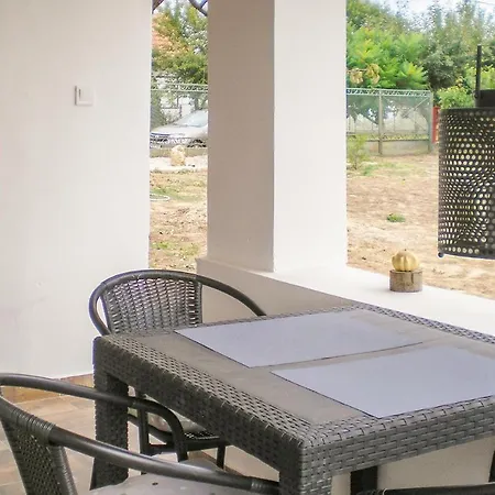 Nyaraló Nice In Balatonenred W/ 2 Bedrooms Balatonendréd